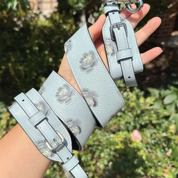 NWT COACH Strap With Rose Print 31756 - Picture 2 of 9